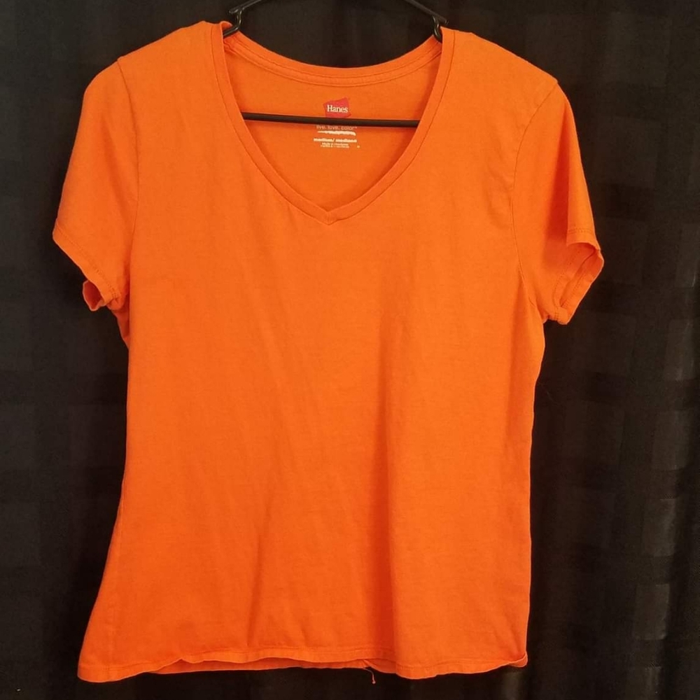 Orange tee